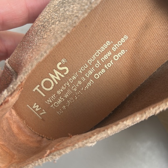 TOMS - Picture 6 of 9